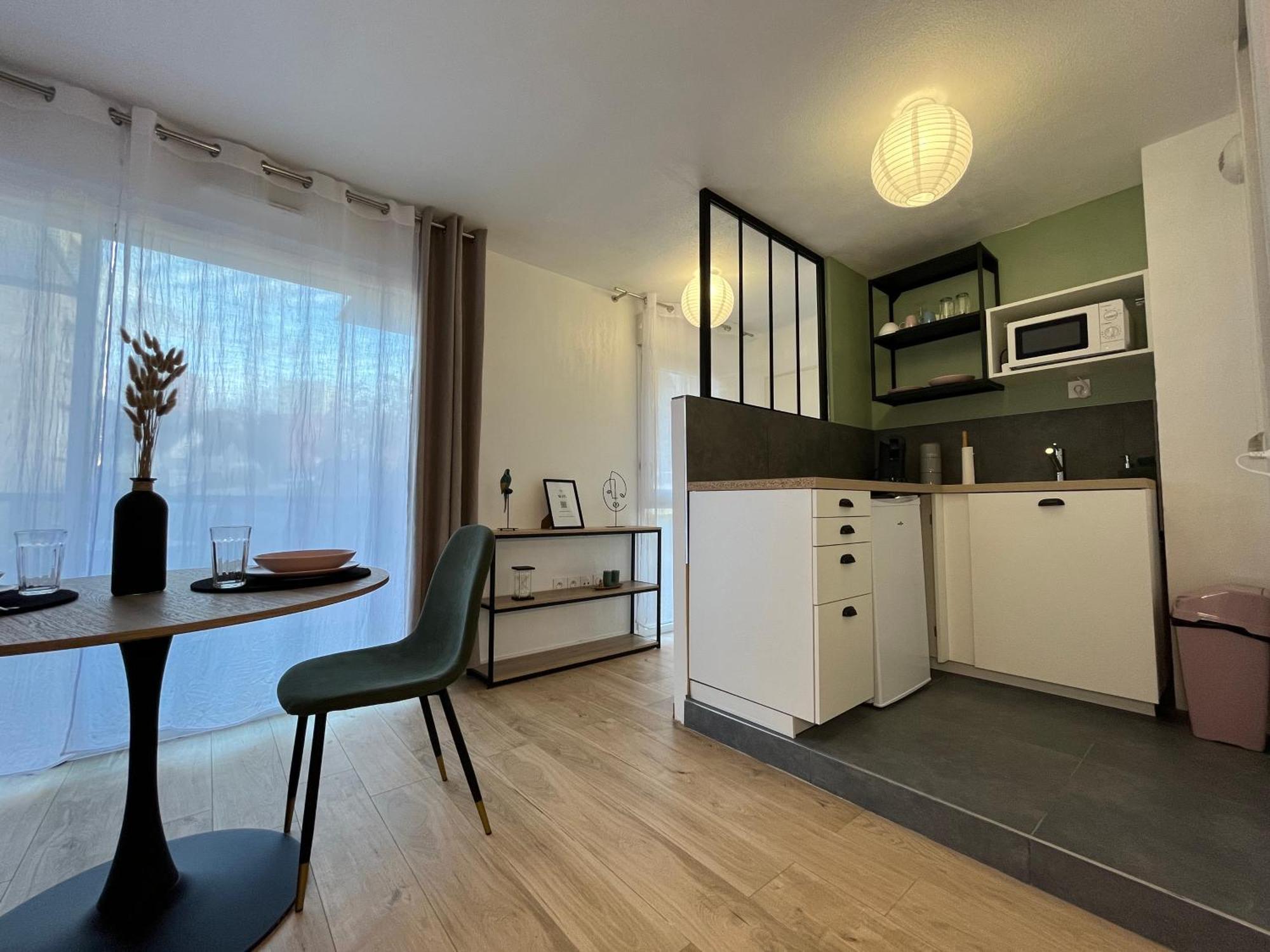 Petit Cocon Paisible Apartment เลอม็องส์ ภายนอก รูปภาพ